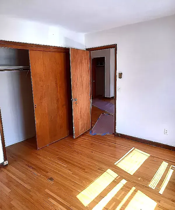 869 Forest Ave #3