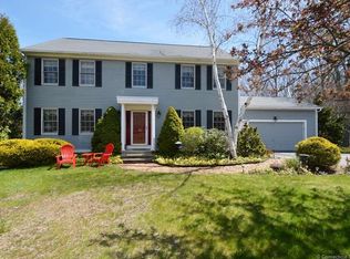 100 Heatherwood Dr, Colchester, CT 06415