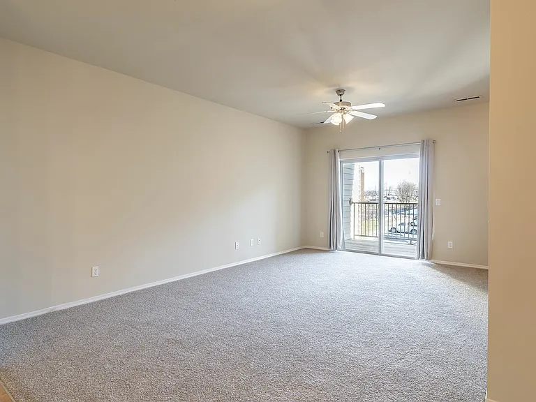 Coryell Courts Apartments — Photo 29