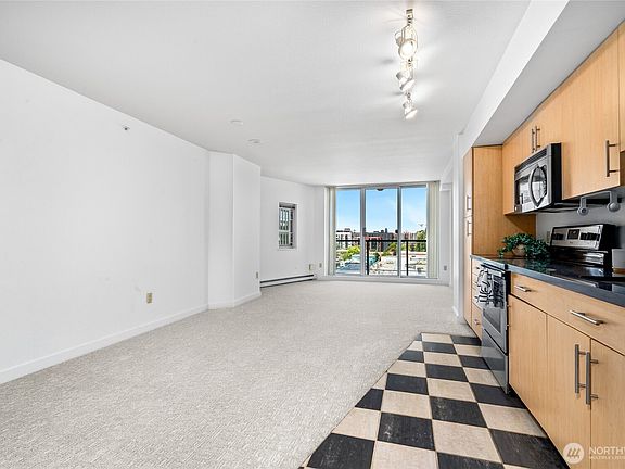 4th image of 1100 106th Avenue NE #609