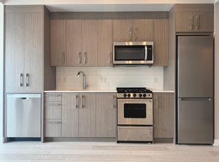 110 18a St NW #510, Calgary, AB T2N 2G9
