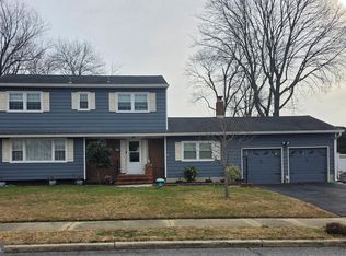 13 Ticonderoga Dr, Bordentown, NJ 08505