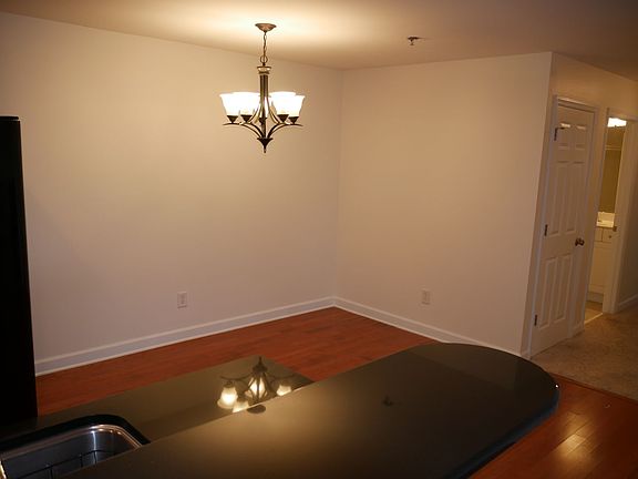 4th image of 4762 Tatton Park Cir Unit 2B