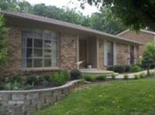 8907 Mountain Brook Dr, Louisville, KY