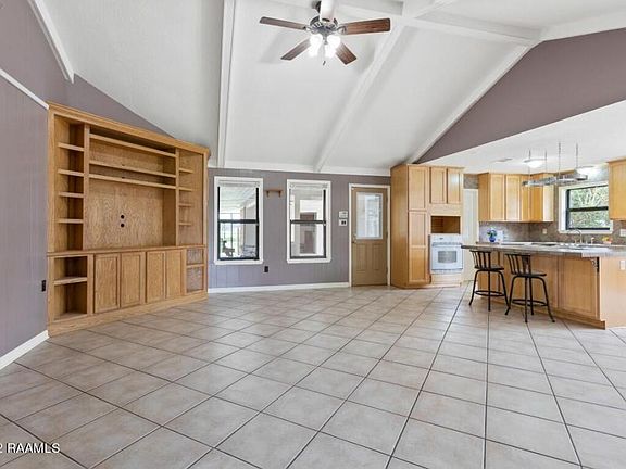 3rd image of 107 Thorn Dr #1