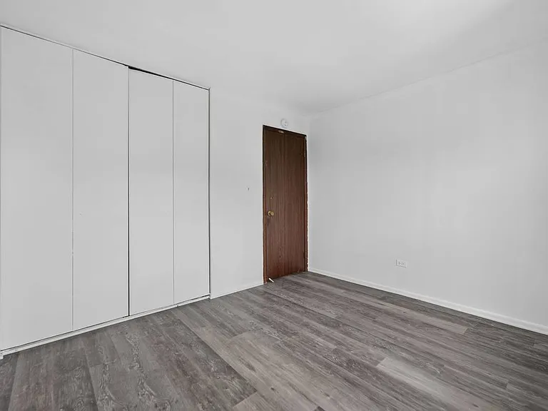 450 Perrie Dr #302 — Photo 13