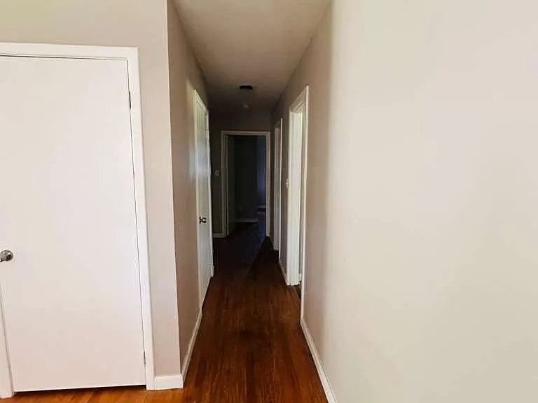 4259 Amherst Dr — Photo 2