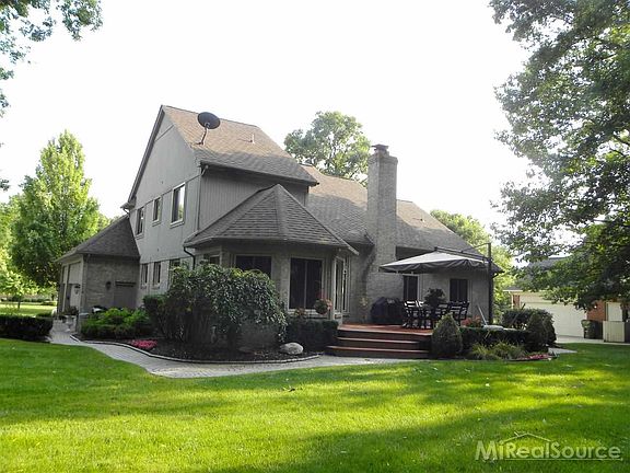5th image of 3797 Pierce Dr