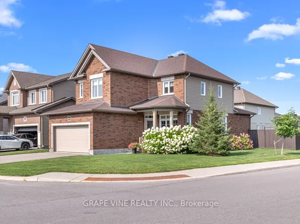 862 Oat Straw Way, Ottawa, ON K1T 0M2