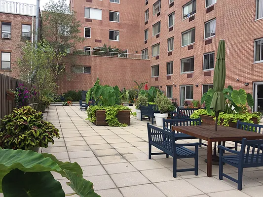 Sold by Triplemint | media 6