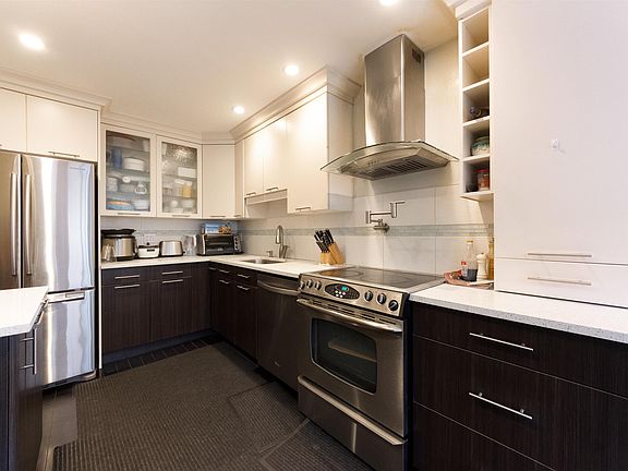 3rd image of 777 8th St #110