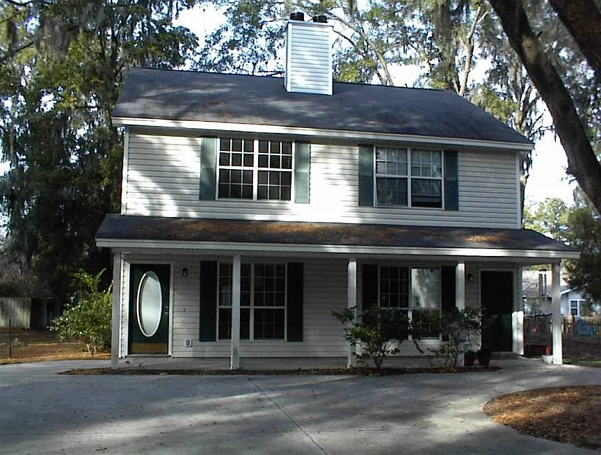 2 bed, 1.5 bath, 1050 sqft, $1,600 — Photo 1
