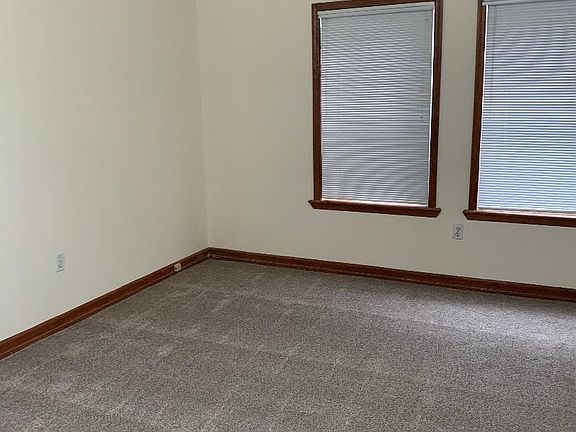 5th image of 114 Pond Way