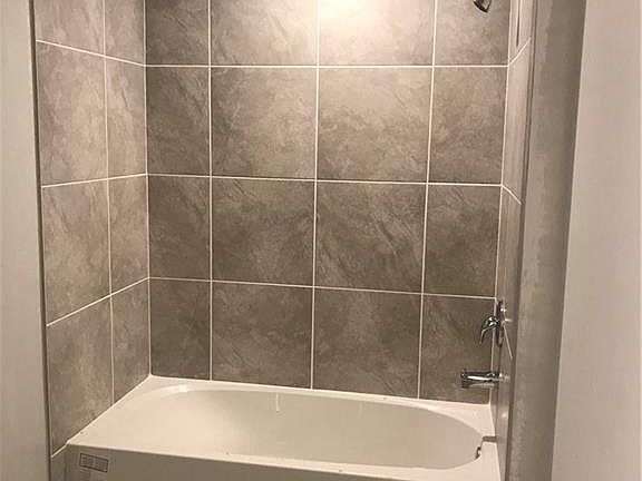 5th image of 2507 17th St W Unit 12