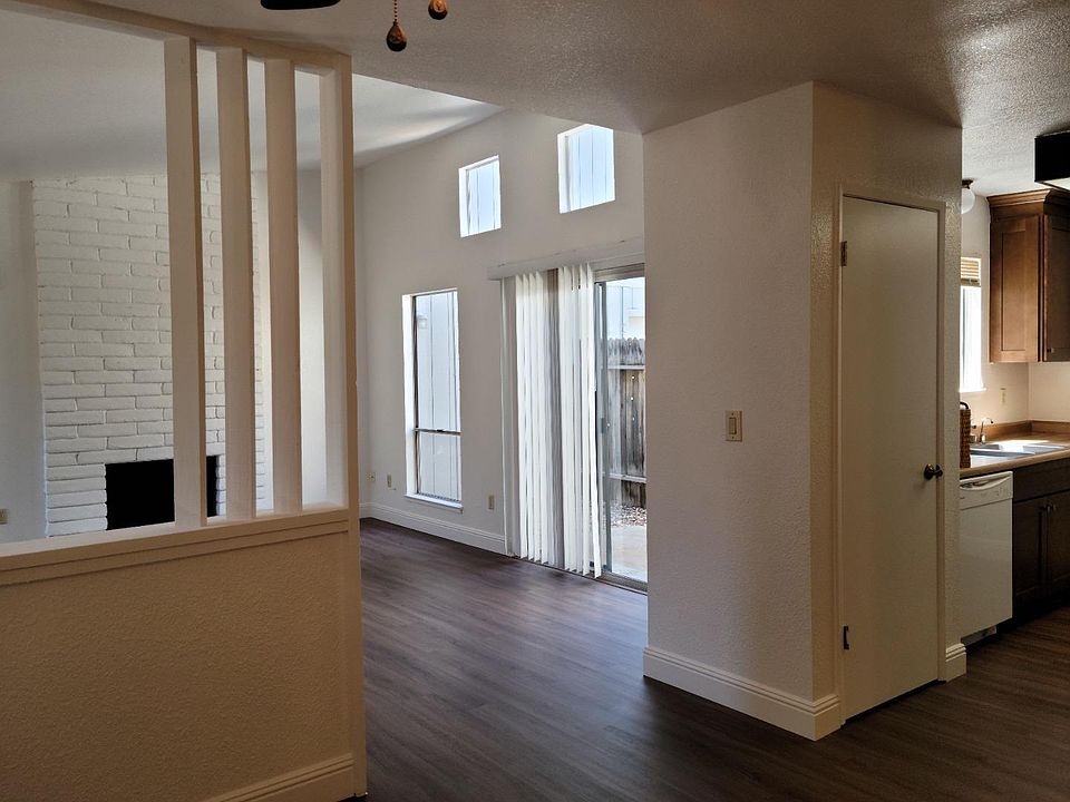 2nd image of 1765 Blackoak Dr