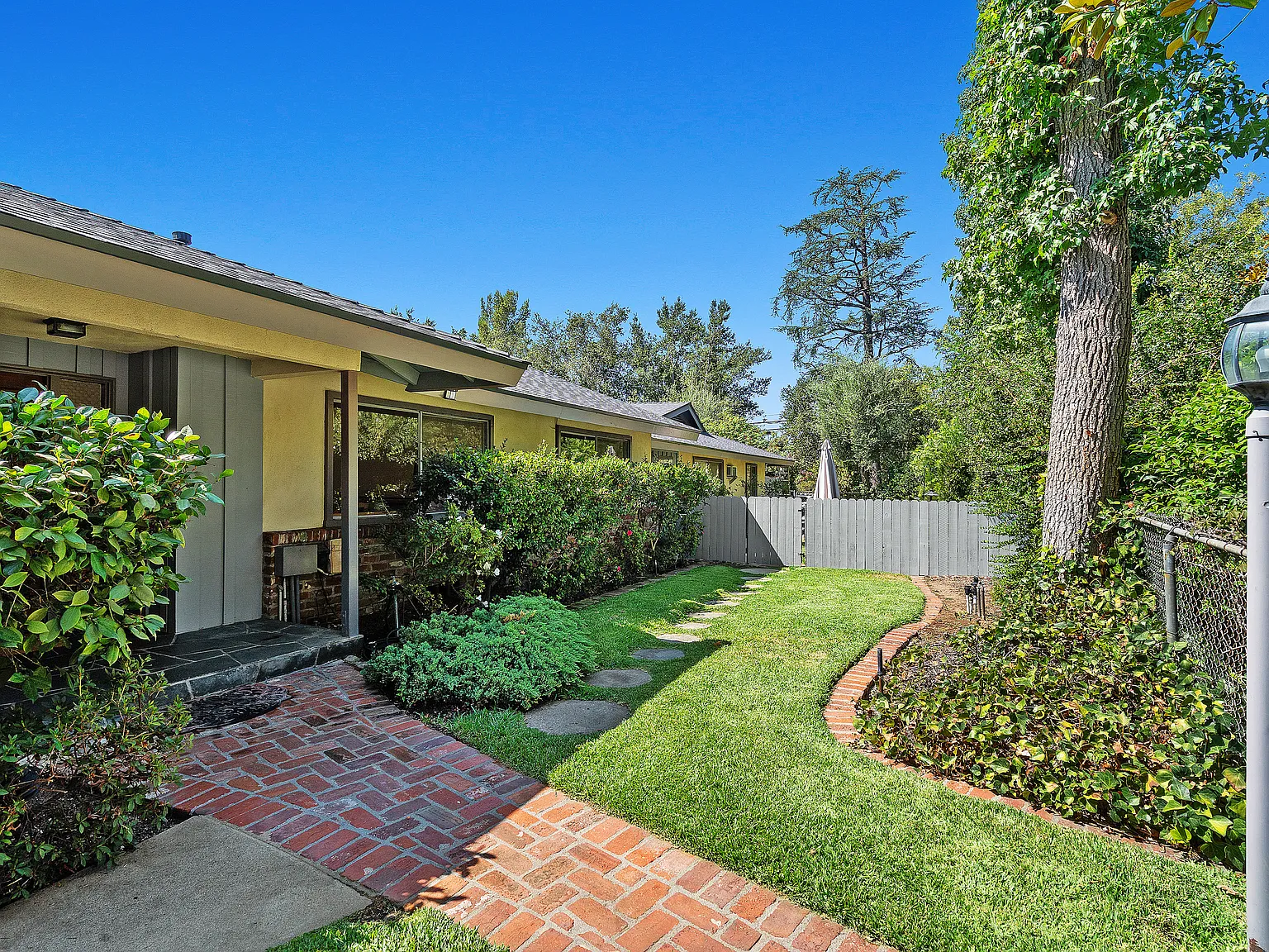 3 bed, 1894 sqft, $6,500 — Photo 2