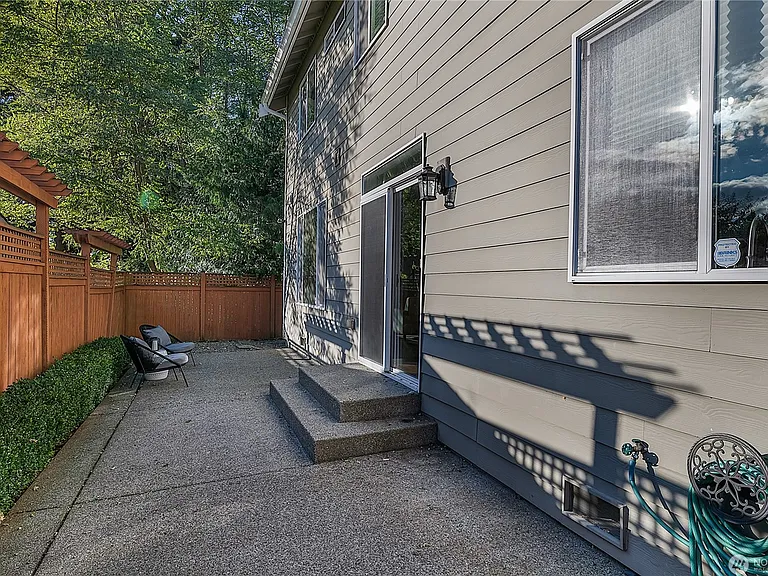 7909 NE 184th St — Photo 16