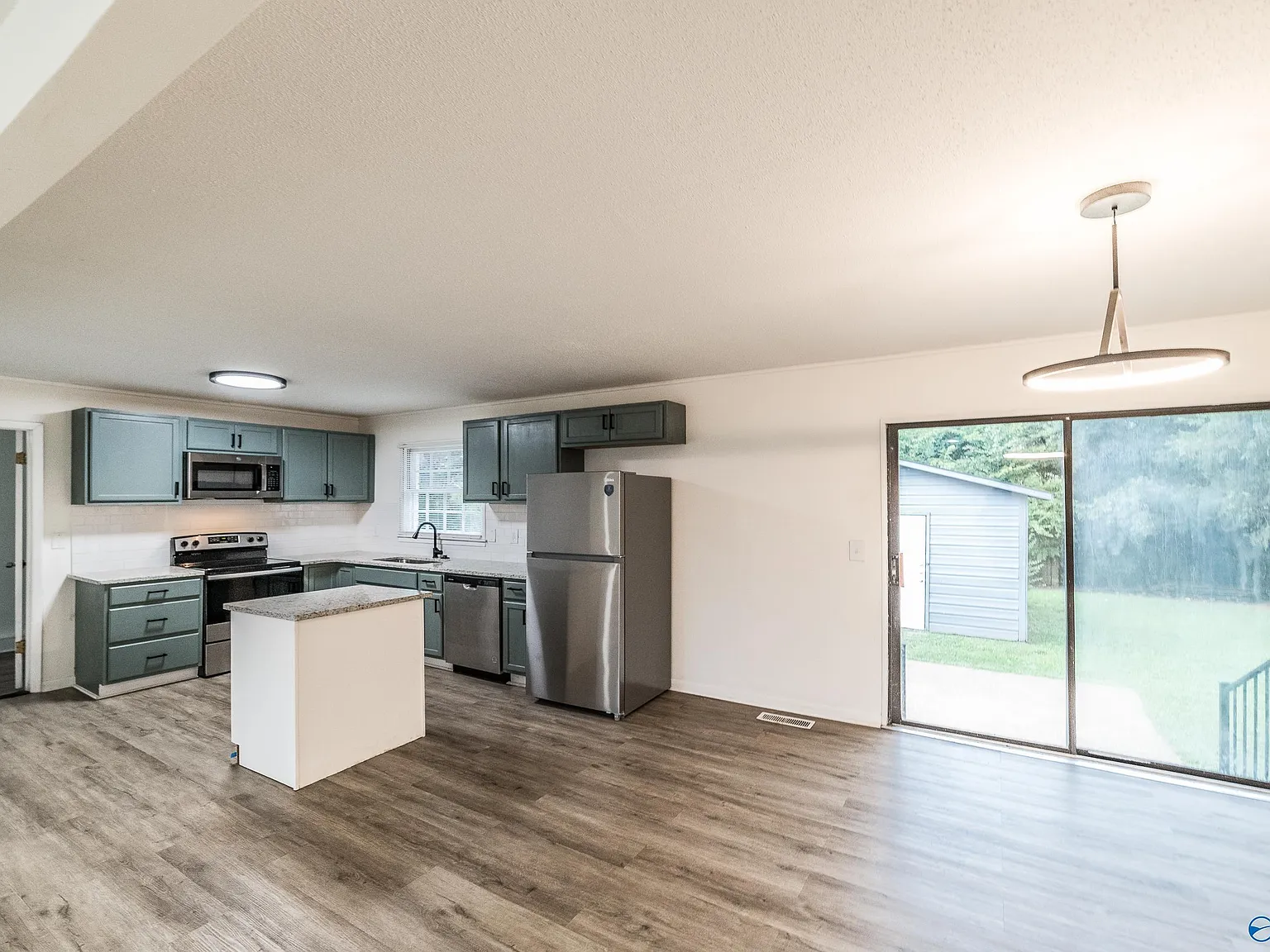 4 bed, 2.0 bath, 1710 sqft, $1,775 — Photo 4