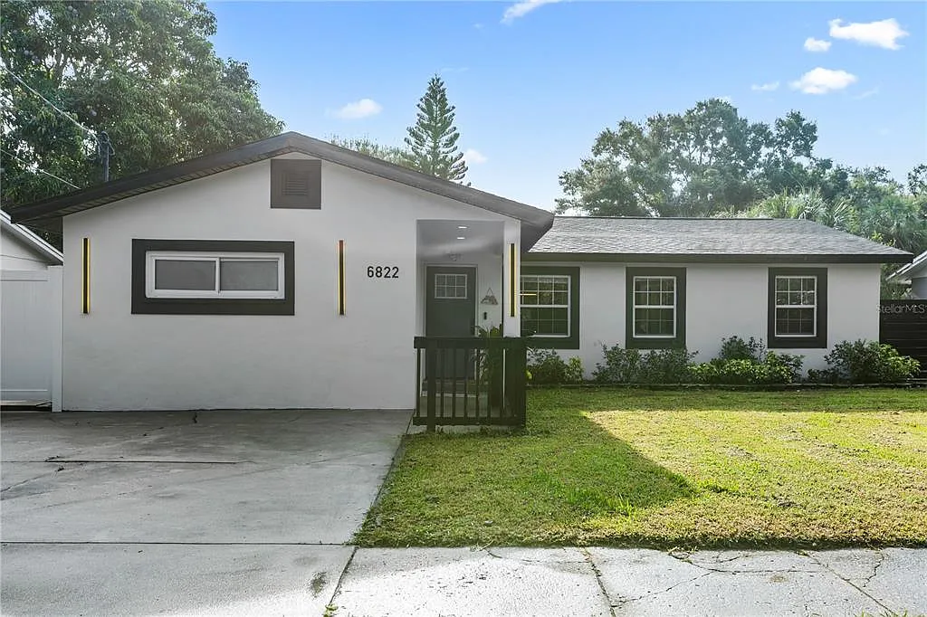 4 bed, 2.0 bath, 1553 sqft, $5,800 — Photo 1