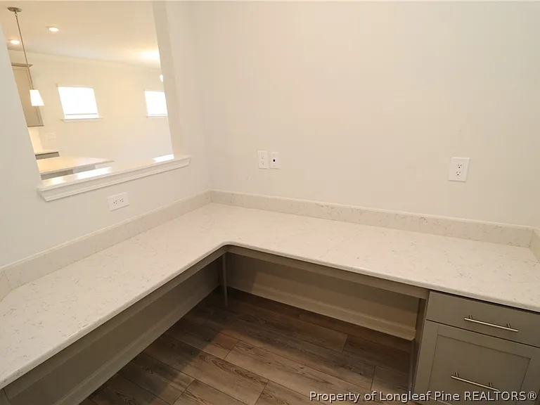 212 Breeders Cup Way Valencia #58 — Photo 26