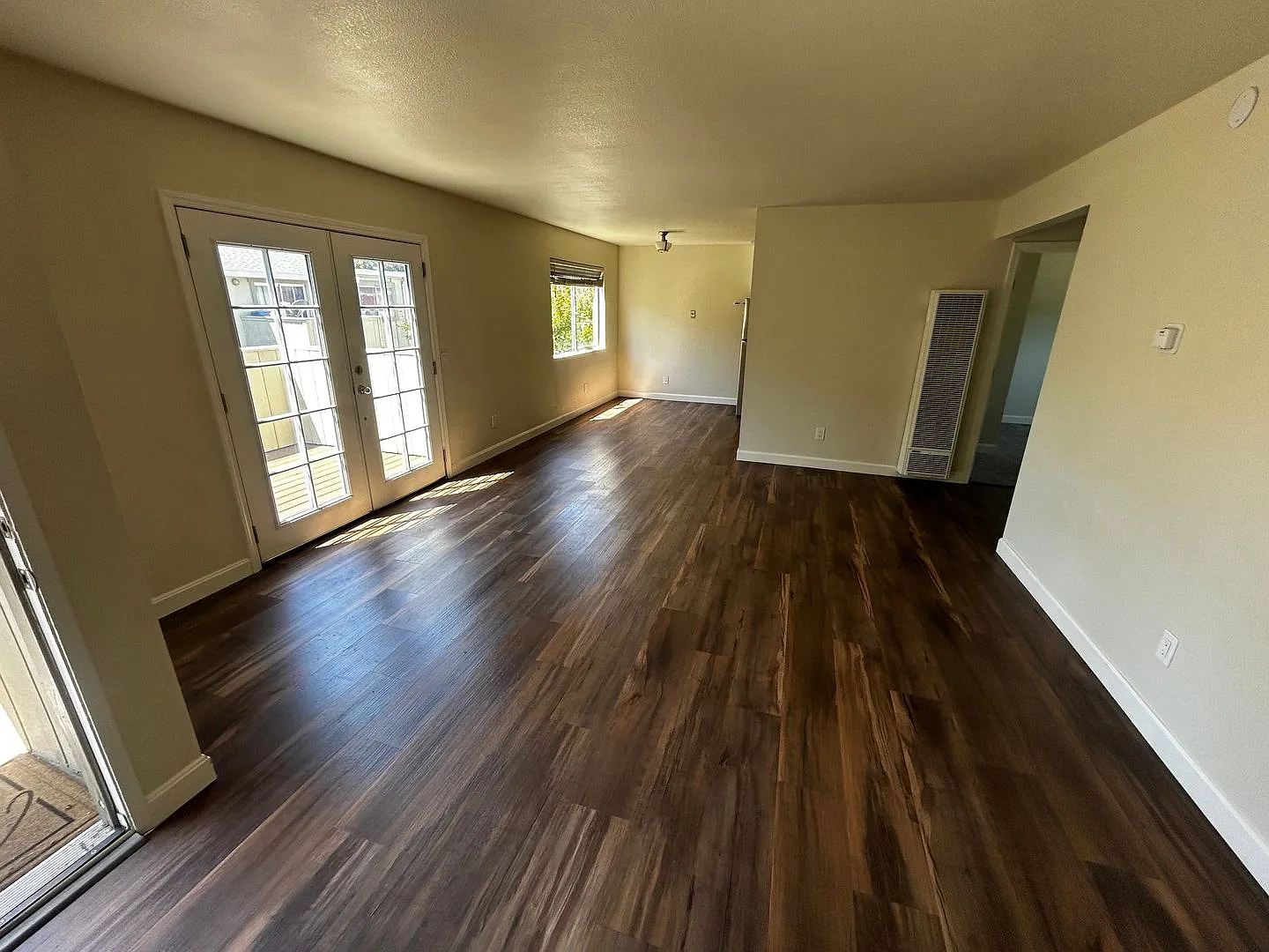 1135 Slater St — Photo 4