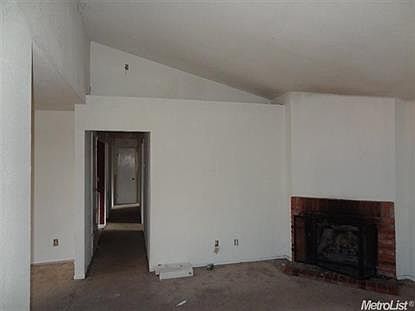 4th image of 1004 Los Robles Blvd
