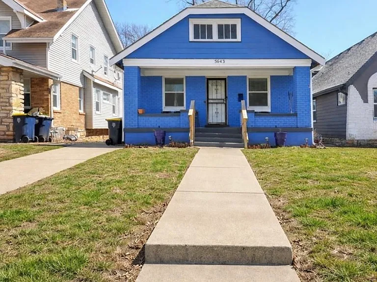 5643 Olive St — Photo 1