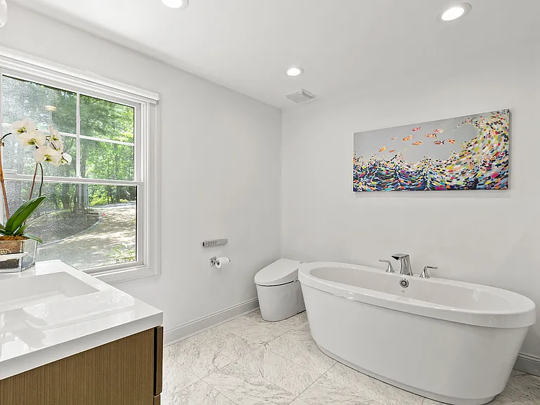 139 Northside Dr — Photo 18
