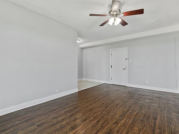 3rd image of 4520 N Clarendon Ave APT 903