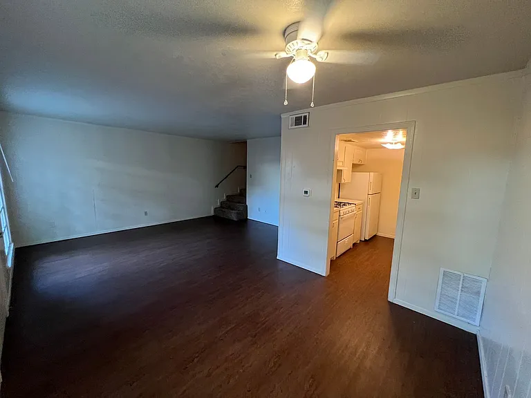 912 N Bell Ave — Photo 37