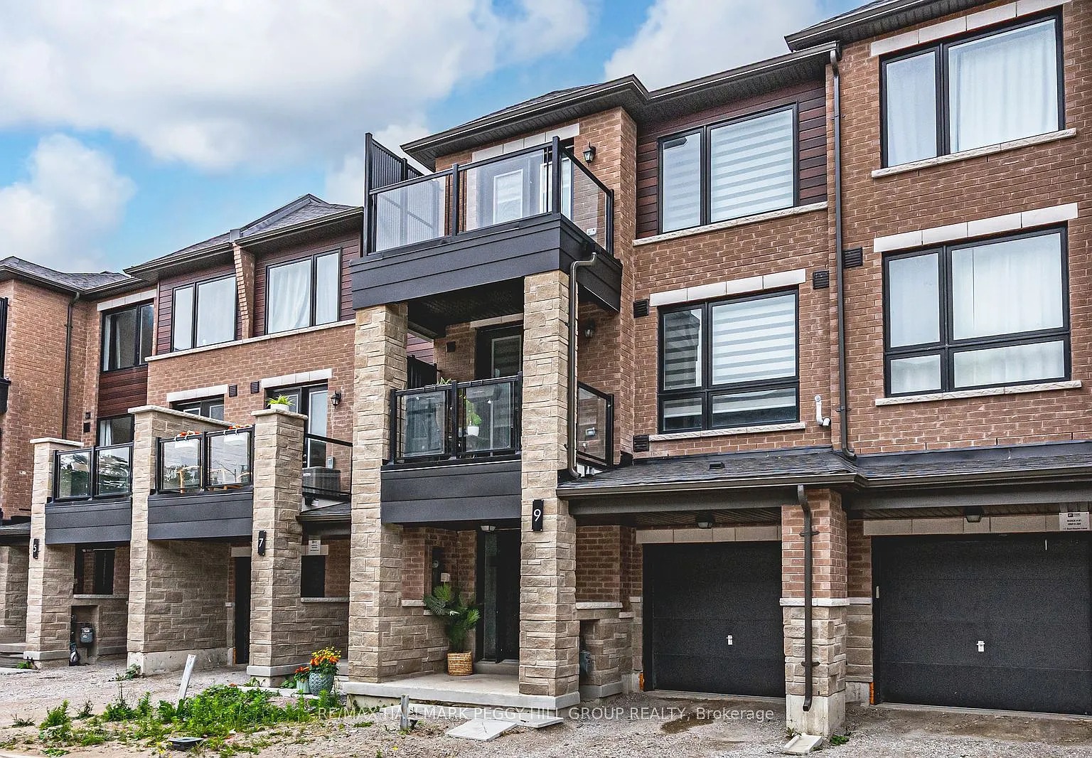 2 bed, $2,550 — Photo 1