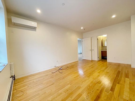 5th image of 84 Bay 22nd St Floor 2