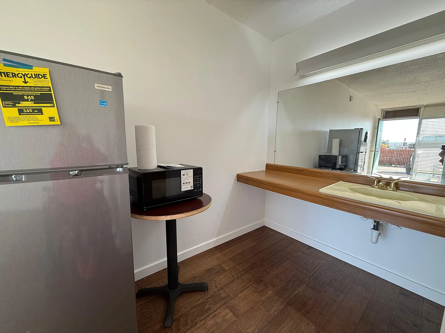 Studio, 350 sqft, $750 — Photo 2