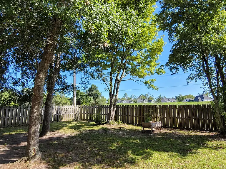 100 Grangers Ct — Photo 13