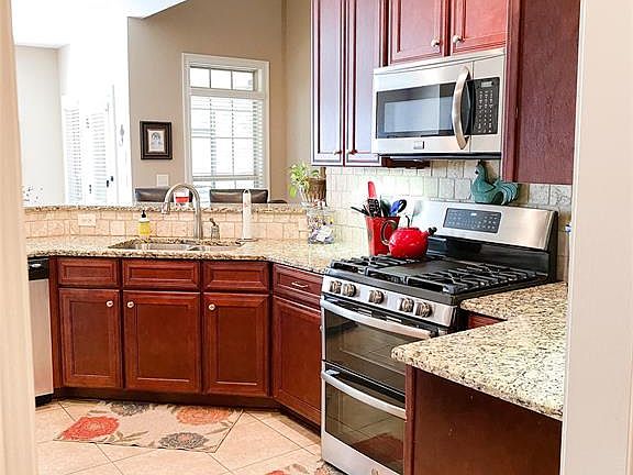 4th image of 9148 Thetford Way