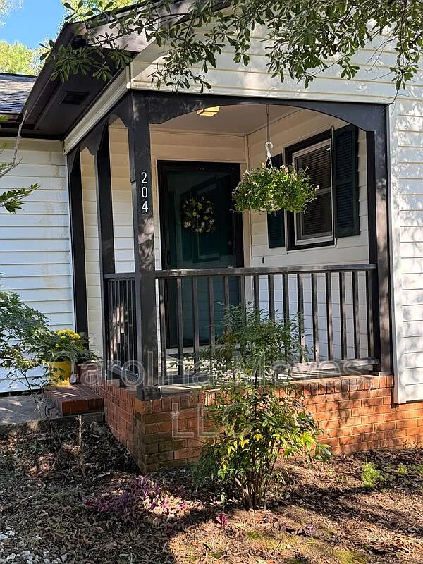 3 bed, 2.0 bath, 1364 sqft, $1,649 — Photo 4