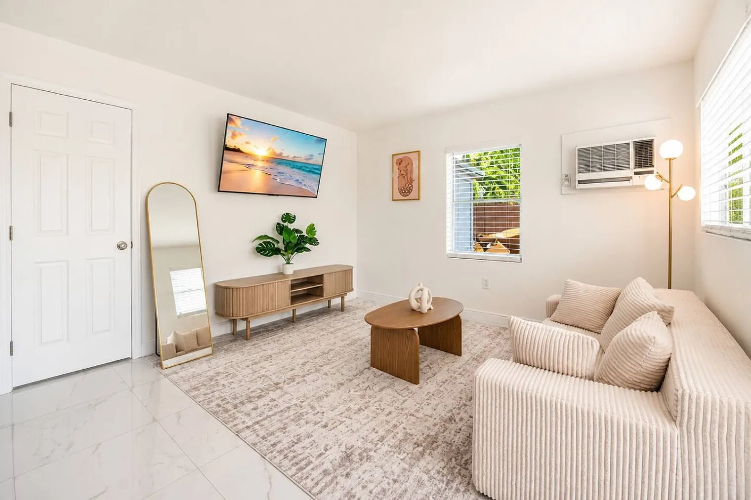 1 bed, 1.0 bath, $3,701 — Photo 2