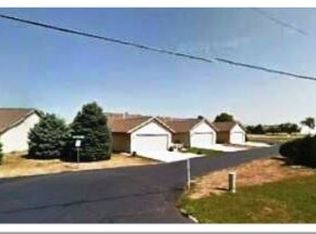 1248 Pinetree Ln, Galesburg, IL 61401