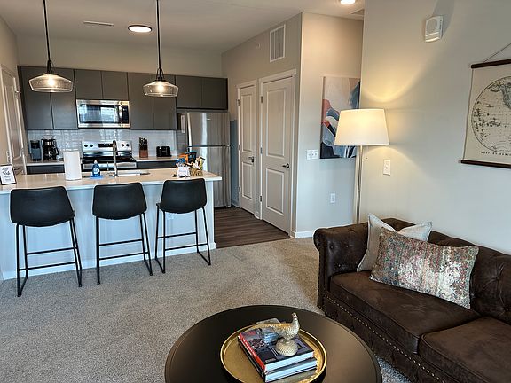 4th image of 5848 Saddle Ln S #304