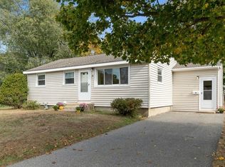 8 Grasshopper Ln, Tewksbury, MA 01876