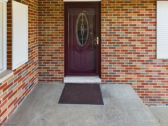3rd image of 1 Buckeye Ln