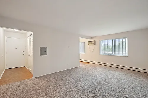 Eastlawn Arms Apartments Photo 1