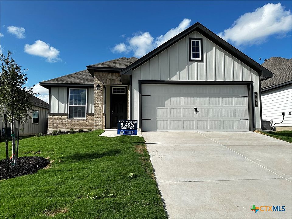 1st image of 906 James Parker Cir