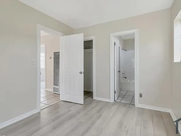 242 W 89th St #A, Los Angeles, CA 90003