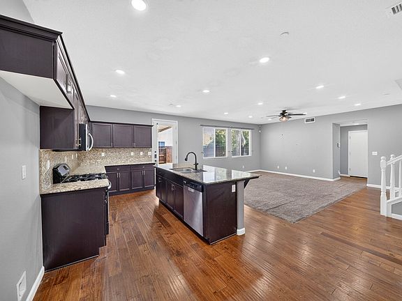 4th image of 650 Firenze Street