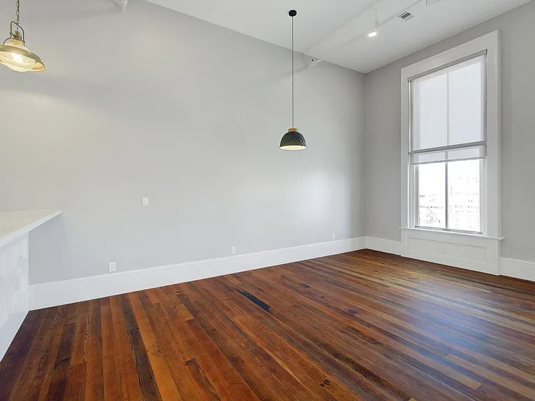 2206 Strand St #302 — Photo 11