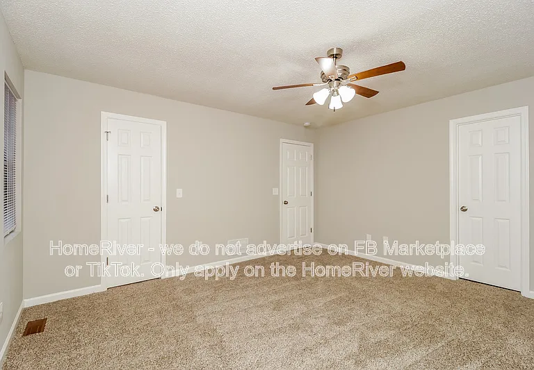 555 Browning Cir — Photo 9
