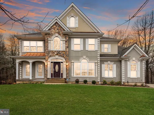 9201 Windy Oak Dr, Upper Marlboro, MD 20772