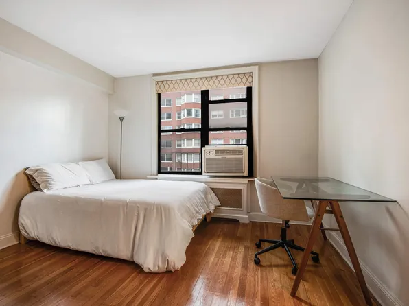 305 East 72nd Street image 5 of 9