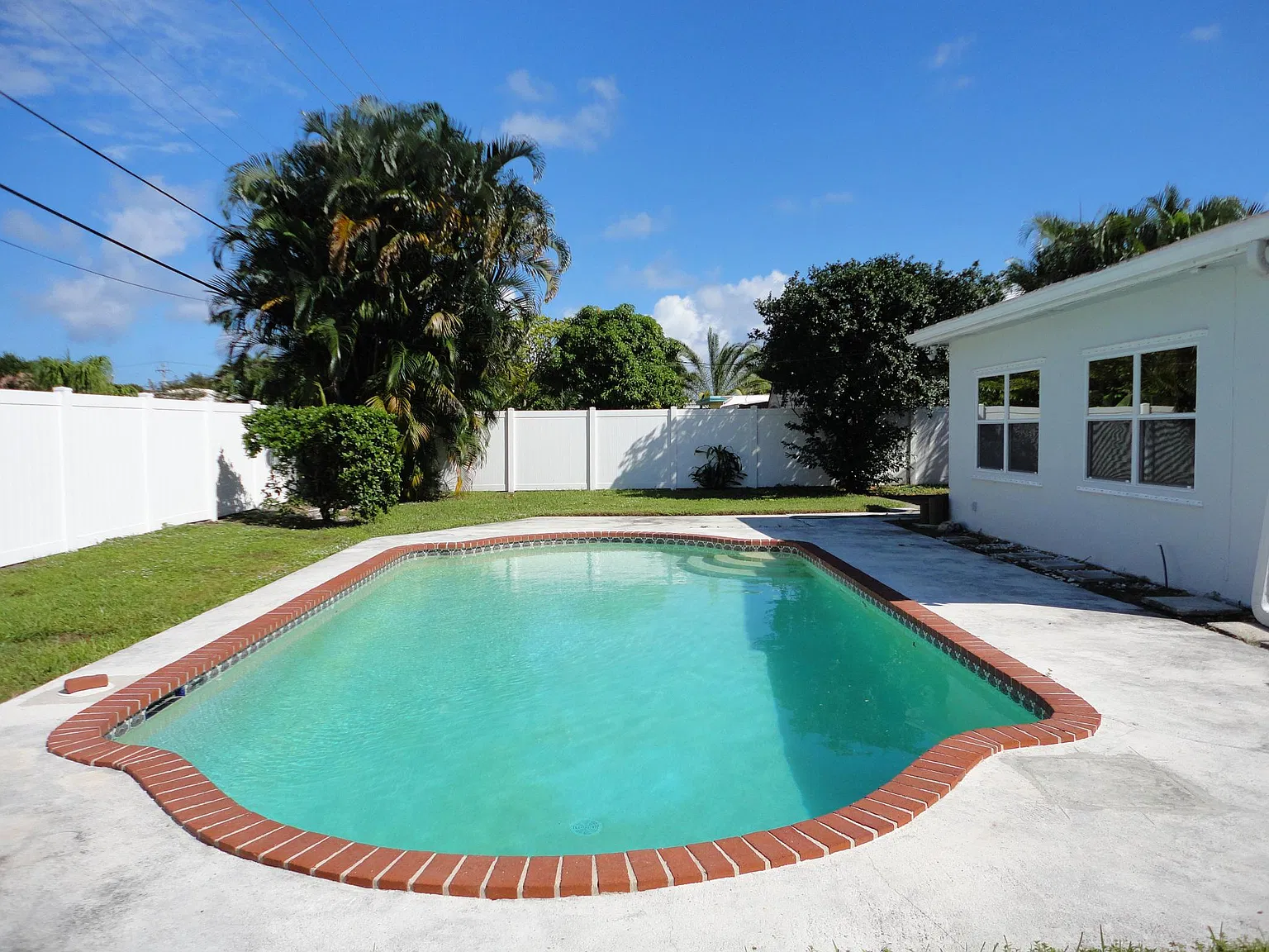 4 bed, 1950 sqft, $4,500 — Photo 3